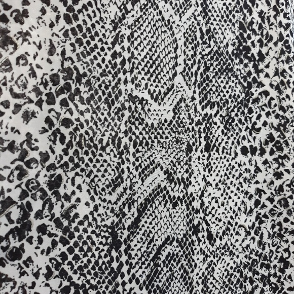 SNAKESKIN-LOOK SHORT SLEEVE BLOUSE, XL - Picture 5 of 6
